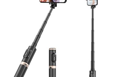 How does the design of a selfie stick affect its ease of use?